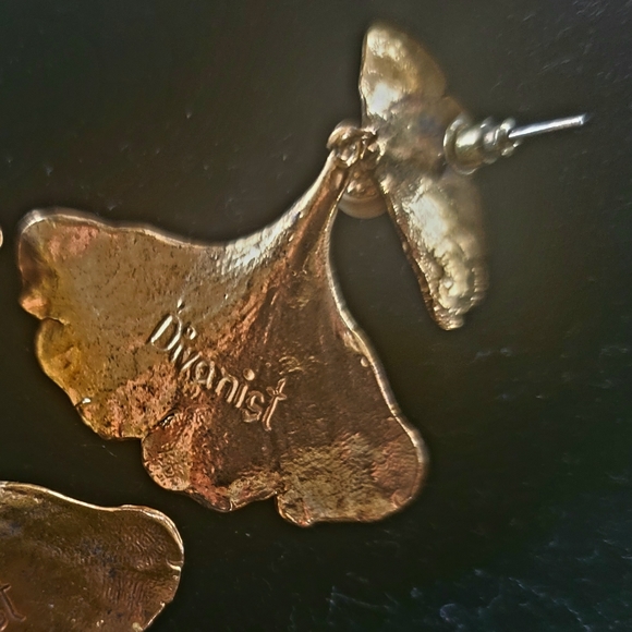 Stunning Hand Made Statement Earrings from Istanbul Boutique! Gold Alloy & Pearl - Picture 3 of 3